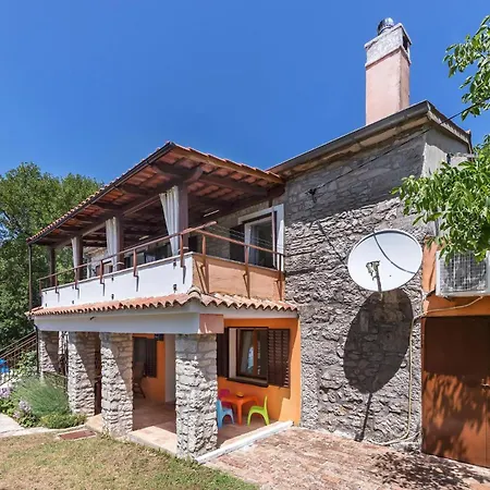 Holiday home 5 Bedroom Awesome In